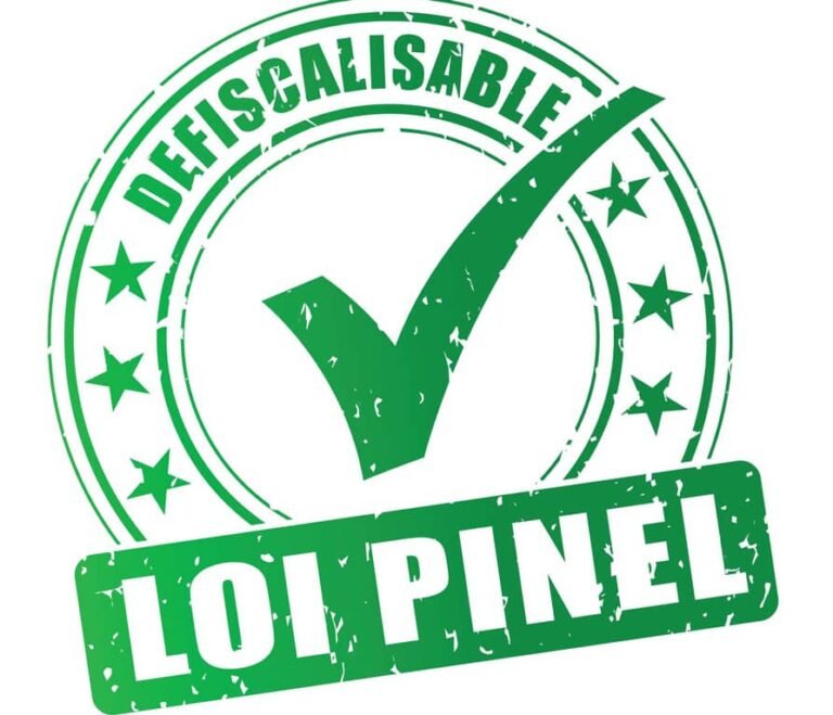 Timbre vert comportant une coche "défiscalisable" et "loi pinel", entourée d'étoiles, symbolisant une information ou un agrément en matière fiscale.